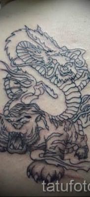 фото тату тигр и дракон для статьи про значение татуировки – tatufoto.ru – 17