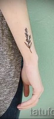 фото пример тату лаванда для статьи про значение этой татуировки 27