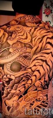 фото тату тигр и дракон для статьи про значение татуировки – tatufoto.ru – 3