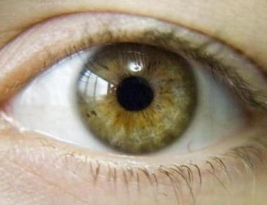 Зелено-карие глаза