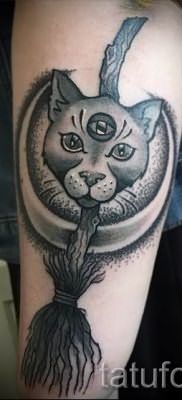фото тату с черной кошкой для статьи про значение татуировки – tatufoto.ru – 38