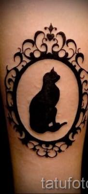 фото тату с черной кошкой для статьи про значение татуировки – tatufoto.ru – 5