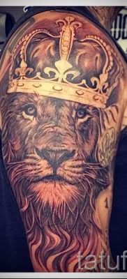 тату лев с короной – фото для статьи про значение татуировки – tatufoto.ru – 26