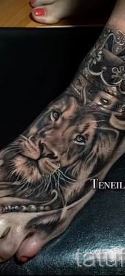 тату лев с короной – фото для статьи про значение татуировки – tatufoto.ru – 23