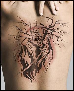 татуировки смерть с косой на спине обозначение