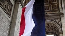 Файл:The national flag of France & Arch of Triumph.ogv