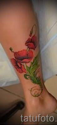 poppy tattoo on his leg – photos for an article about the importance of tattoos 6