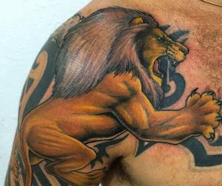 что означает тату лев на плече