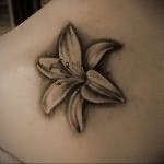 Значение татуировки лилия 8