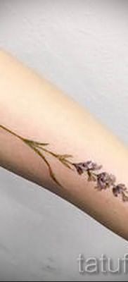фото пример тату лаванда для статьи про значение этой татуировки 3