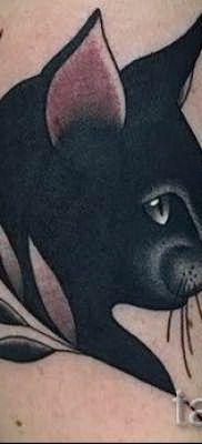 фото тату с черной кошкой для статьи про значение татуировки – tatufoto.ru – 22