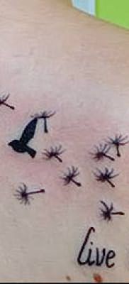 фото одуванчик с птицами (Dandelion Tatto) (значение) – пример рисунка – 006 tatufoto.com
