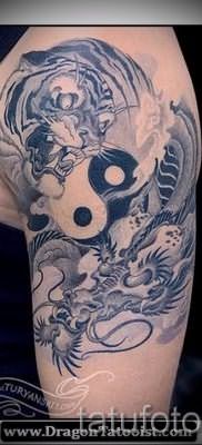 фото тату тигр и дракон для статьи про значение татуировки – tatufoto.ru – 28