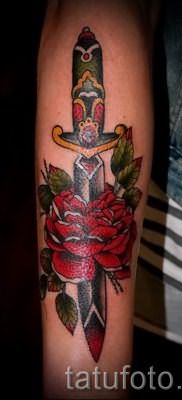 фото тату кинжал и роза пример для статьи про значение татуировки – tatufoto.ru – 36