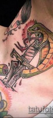 тату меч и змея №45 – эксклюзивный вариант рисунка, который успешно можно использовать для доработки и нанесения как тату меч и змея на ноге