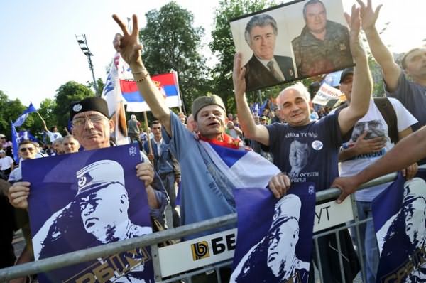 Serbian Fascists (Chetniks) (29 May 2011) (610x405, 98Kb)