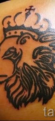 тату лев с короной – фото для статьи про значение татуировки – tatufoto.ru – 55