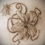 Значение татуировки лилия 6