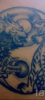 фото тату тигр и дракон для статьи про значение татуировки – tatufoto.ru – 39