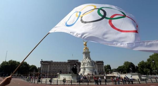 что символизирует олимпийский флаг 