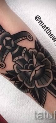 фото тату кинжал и роза пример для статьи про значение татуировки – tatufoto.ru – 57