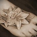 Значение татуировки лилия 10