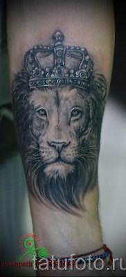 тату лев с короной – фото для статьи про значение татуировки – tatufoto.ru – 19