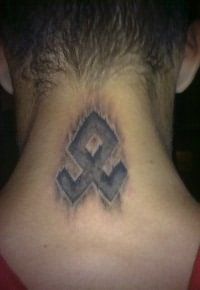 Эскиз славянской татуировки Руна на шее для мужчины