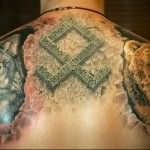 защитный символ в славянской татуировке