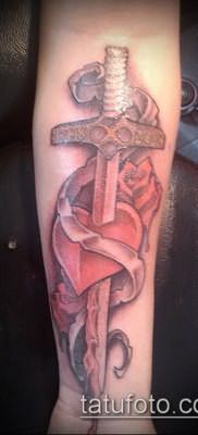 тату меч и змея №156 – эксклюзивный вариант рисунка, который легко можно использовать для переделки и нанесения как тату меч и змея на спине