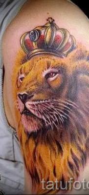 тату лев с короной – фото для статьи про значение татуировки – tatufoto.ru – 52