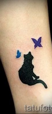 фото тату с черной кошкой для статьи про значение татуировки – tatufoto.ru – 1
