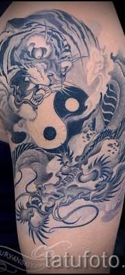 фото тату тигр и дракон для статьи про значение татуировки – tatufoto.ru – 26