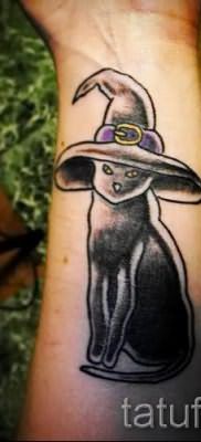 фото тату с черной кошкой для статьи про значение татуировки – tatufoto.ru – 52
