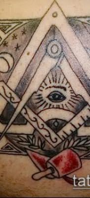 Пример на фото с масонской татуировкой – рисунок – фото