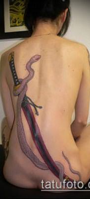 тату меч и змея №920 – эксклюзивный вариант рисунка, который хорошо можно использовать для переделки и нанесения как тату меч и змея на плече