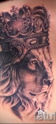 тату лев с короной – фото для статьи про значение татуировки – tatufoto.ru – 46