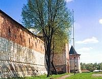 Zaraysk kremlin wall west.jpg