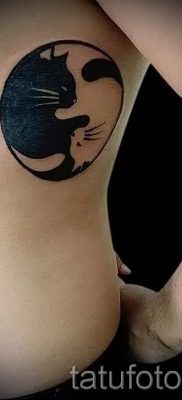 фото тату с черной кошкой для статьи про значение татуировки – tatufoto.ru – 30